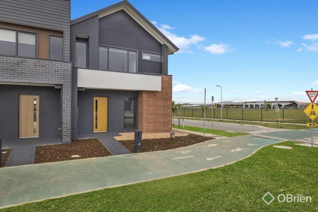 15 Croft Dr, Clyde North, VIC 3978