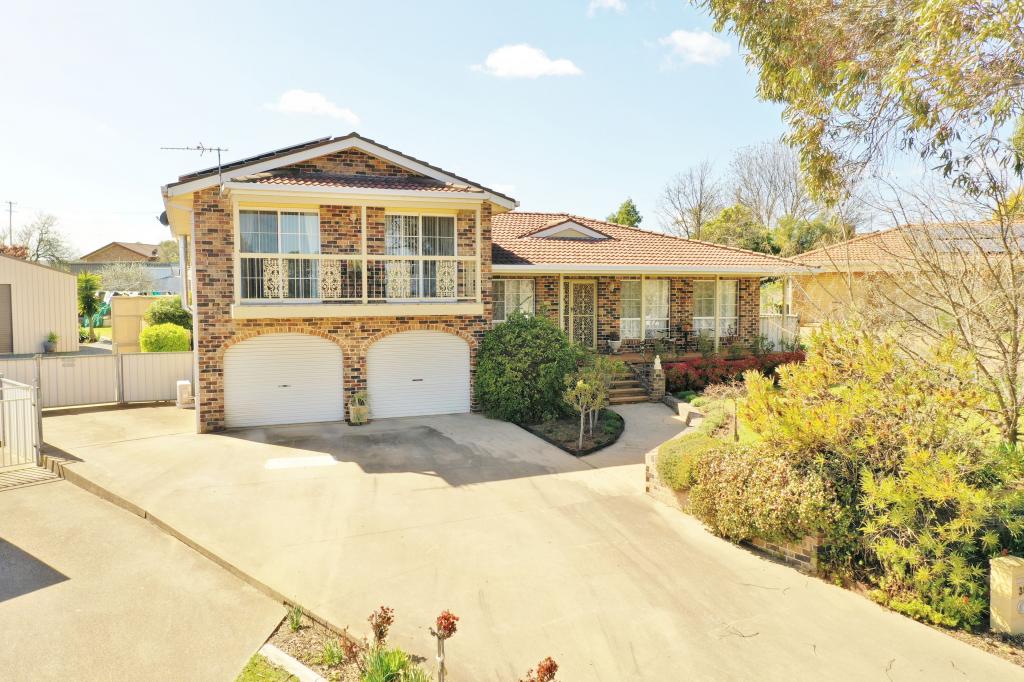 38 Pineview Cct, Young, NSW 2594