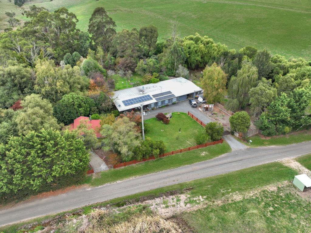 71 Farrells Rd, Hill End, VIC 3825
