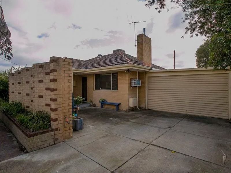 403 Hardey Rd, Cloverdale, WA 6105