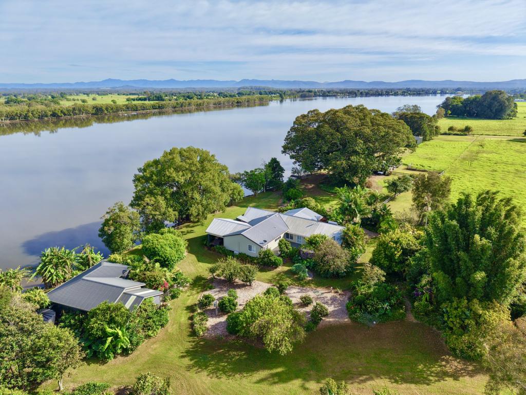 38 Allan Lane, Oxley Island, NSW 2430