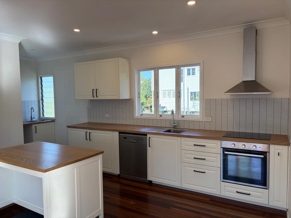 22 Turner Ave, Fairfield, QLD 4103