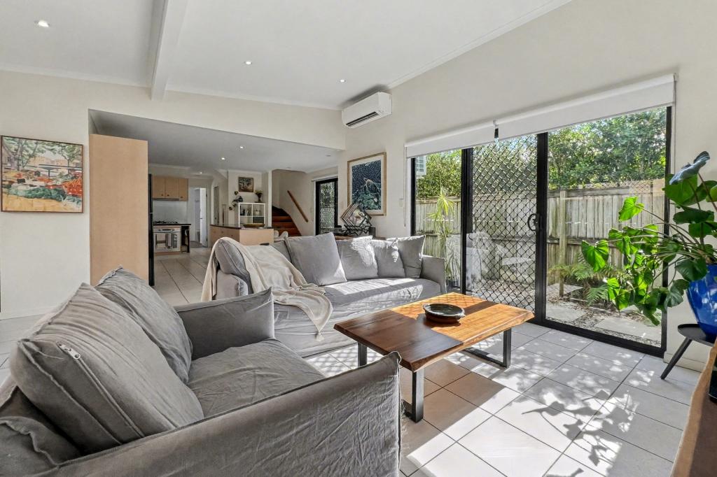 21 SANIBEL CT, PARREARRA, QLD 4575