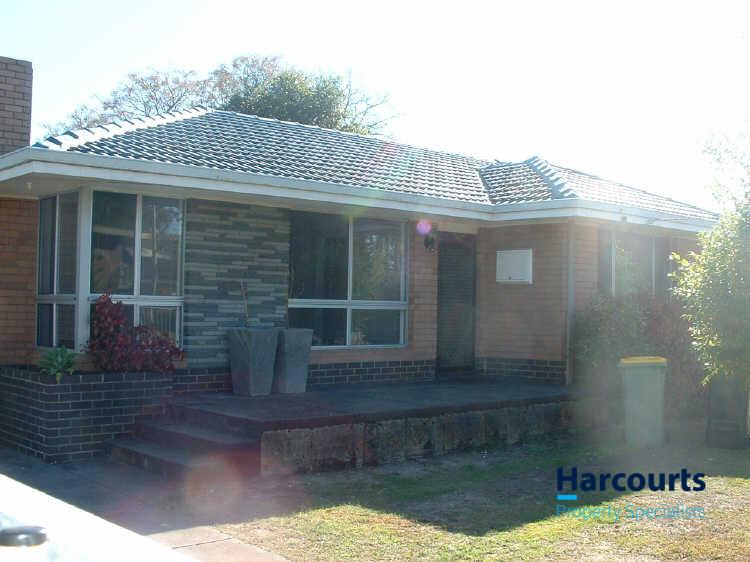 15 Tudor Ave, Shelley, WA 6148