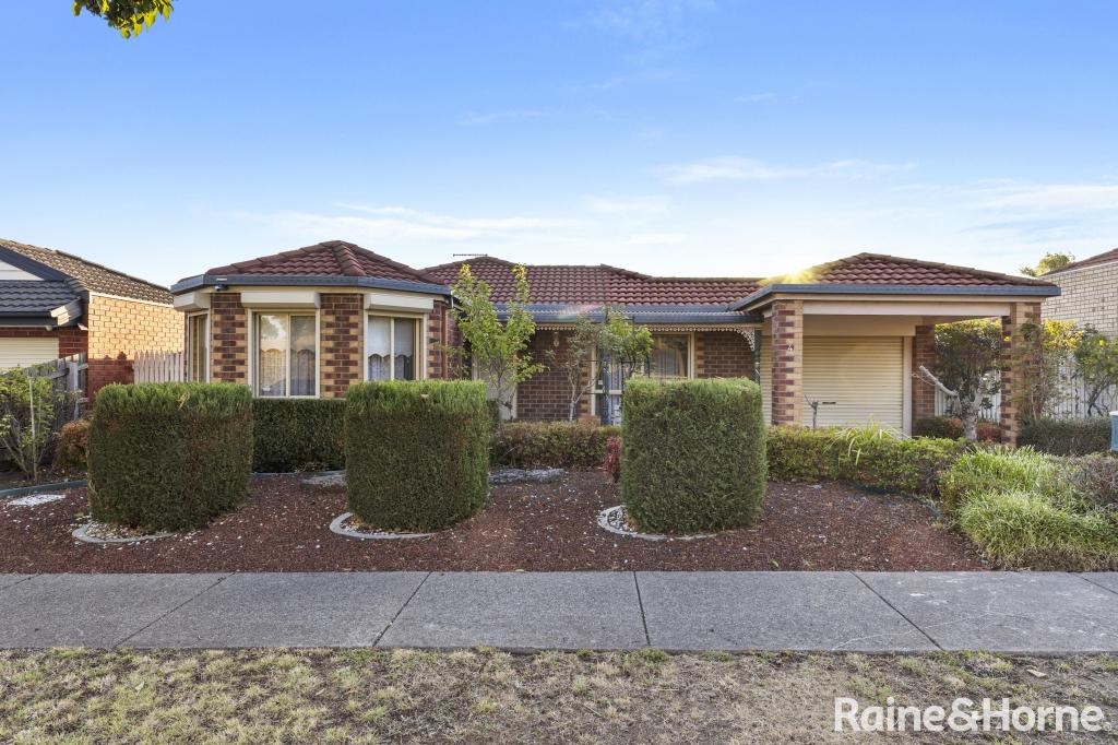 4 LYNCH PL, ROXBURGH PARK, VIC 3064