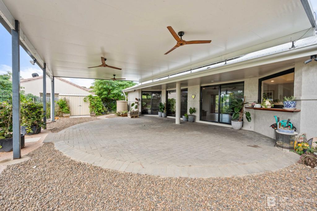 8 BROADWATER CL, BARGARA, QLD 4670