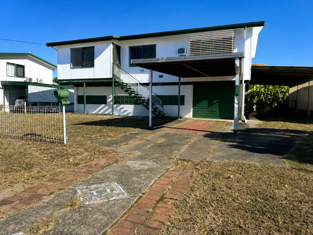27 Clancy St, Kirwan, QLD 4817