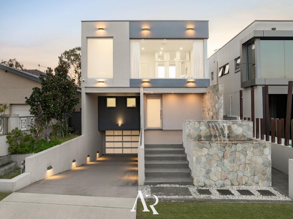 8a Ash St, Georges Hall, NSW 2198