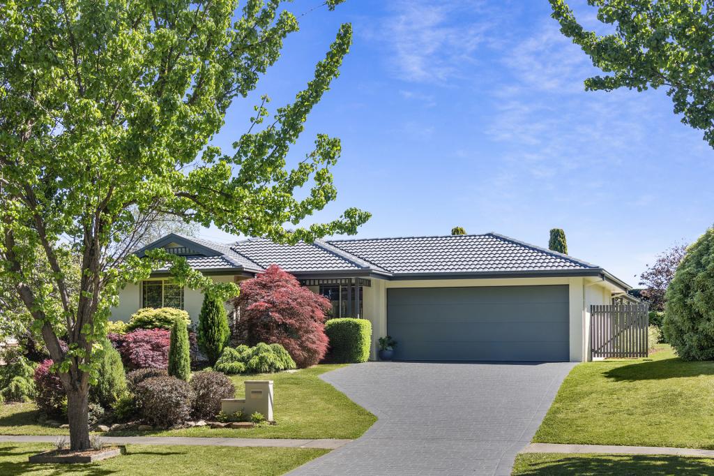32 Emily Cct, Bowral, NSW 2576
