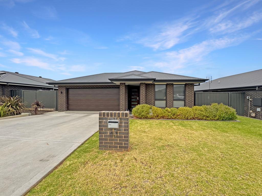 43 Bradford Cct, Dubbo, NSW 2830