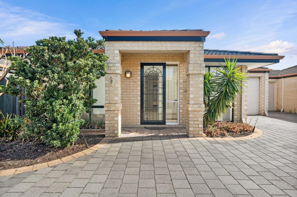 2/33 ST MARKS DR, HILLARYS, WA 6025