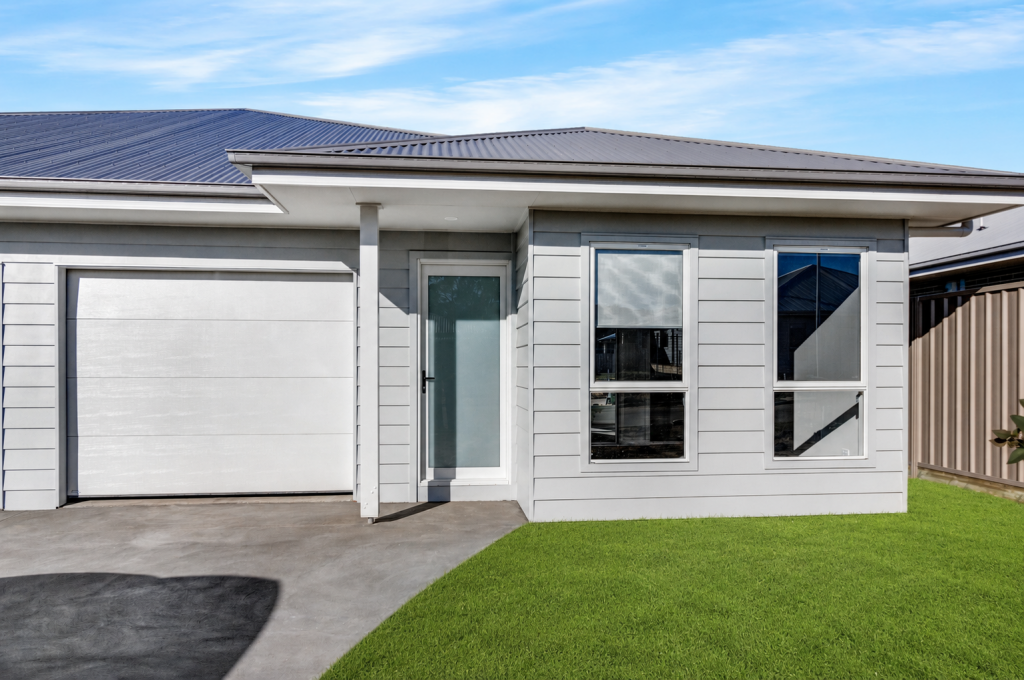 2/37 Gibson St, Boorooma, NSW 2650