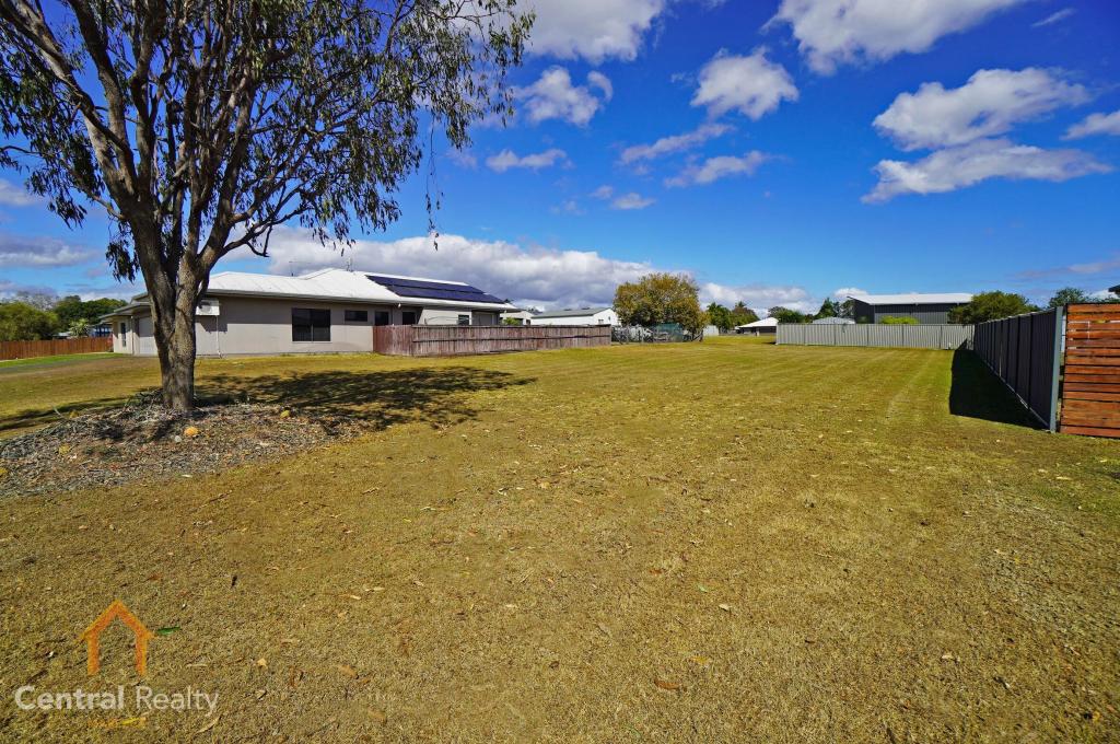 17 GODWIN DR, MAREEBA, QLD 4880