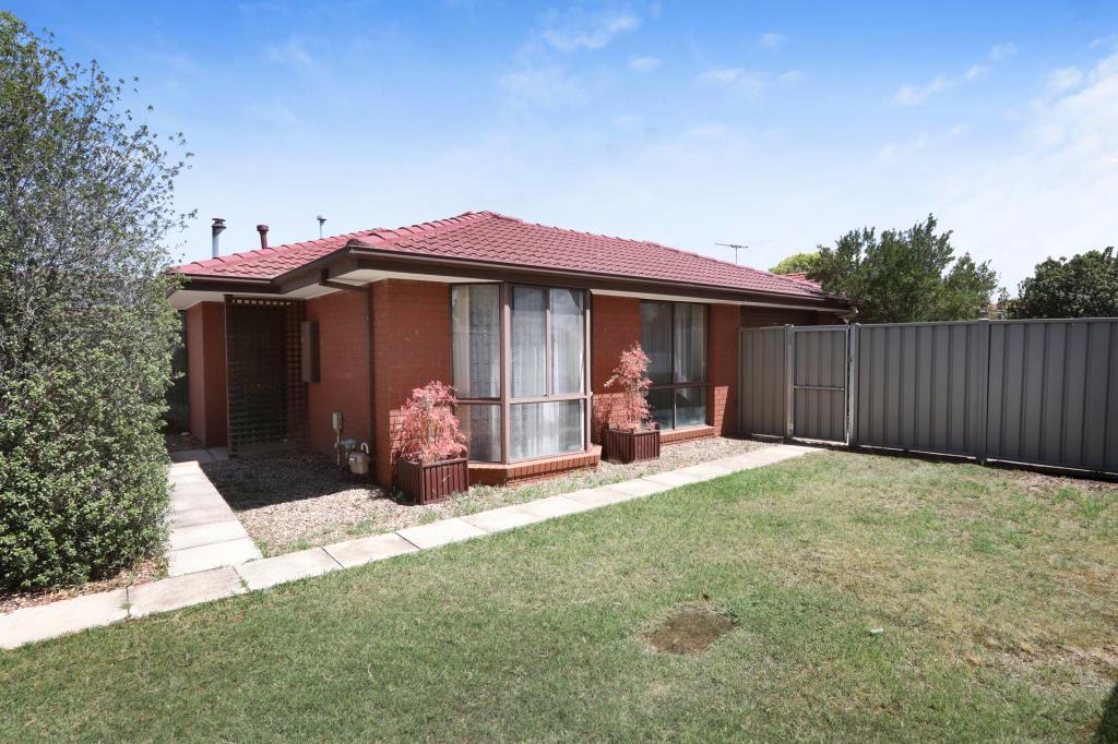 7 Phillip St, Melton South, VIC 3338