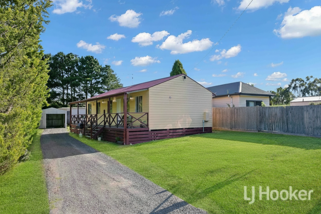 27 Walsh St, Ballan, VIC 3342