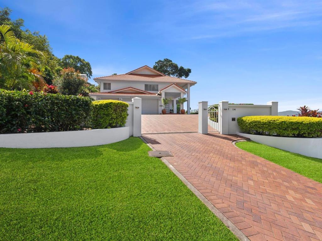 14 Coreega Cl, Mooroobool, QLD 4870