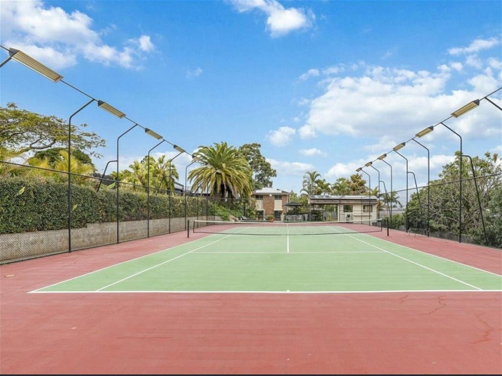 11 Hillside Dr, Daisy Hill, QLD 4127