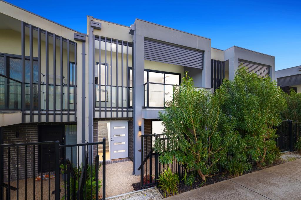 17 Creekview Way, Cranbourne West, VIC 3977