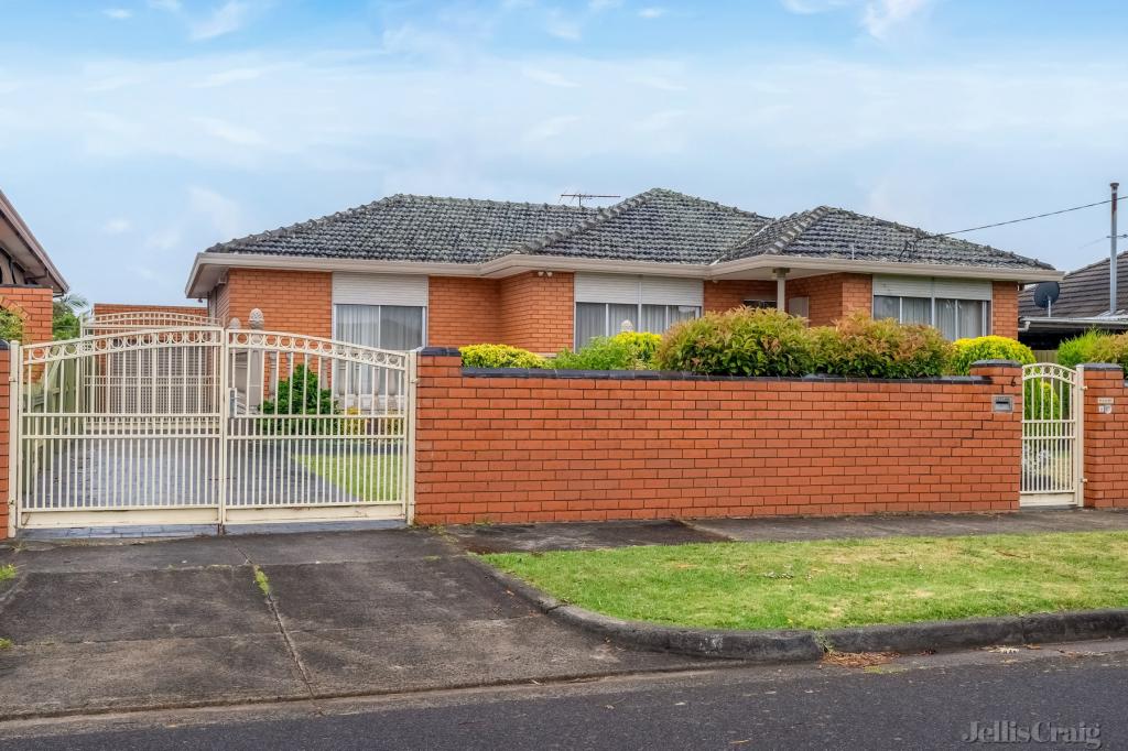 16 Inverness St, Reservoir, VIC 3073