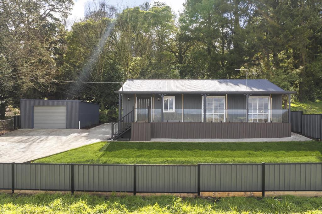 19 Central Springs Rd, Daylesford, VIC 3460