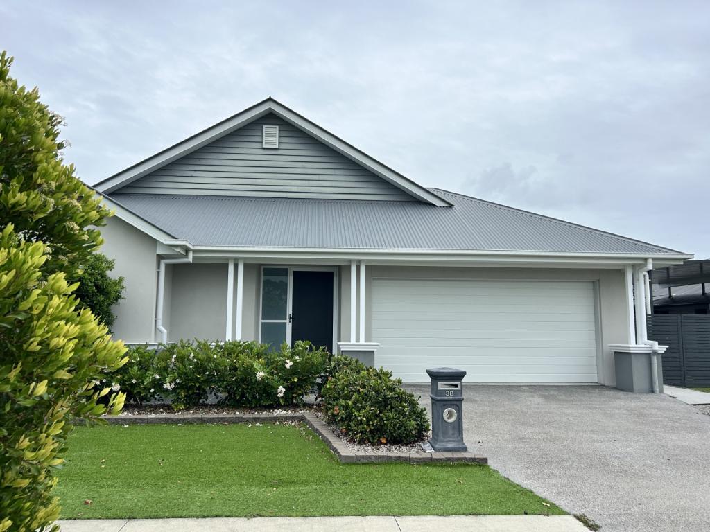 38 BEARBERRY ST, BANKSIA BEACH, QLD 4507