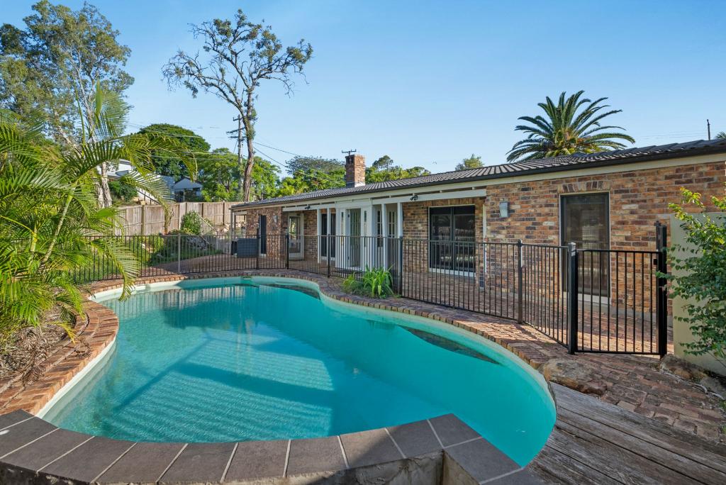 42 Gleneagle St, Kenmore, QLD 4069