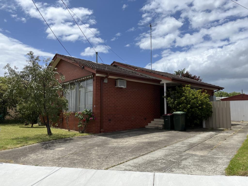 3 Hibiscus Cres, Newcomb, VIC 3219