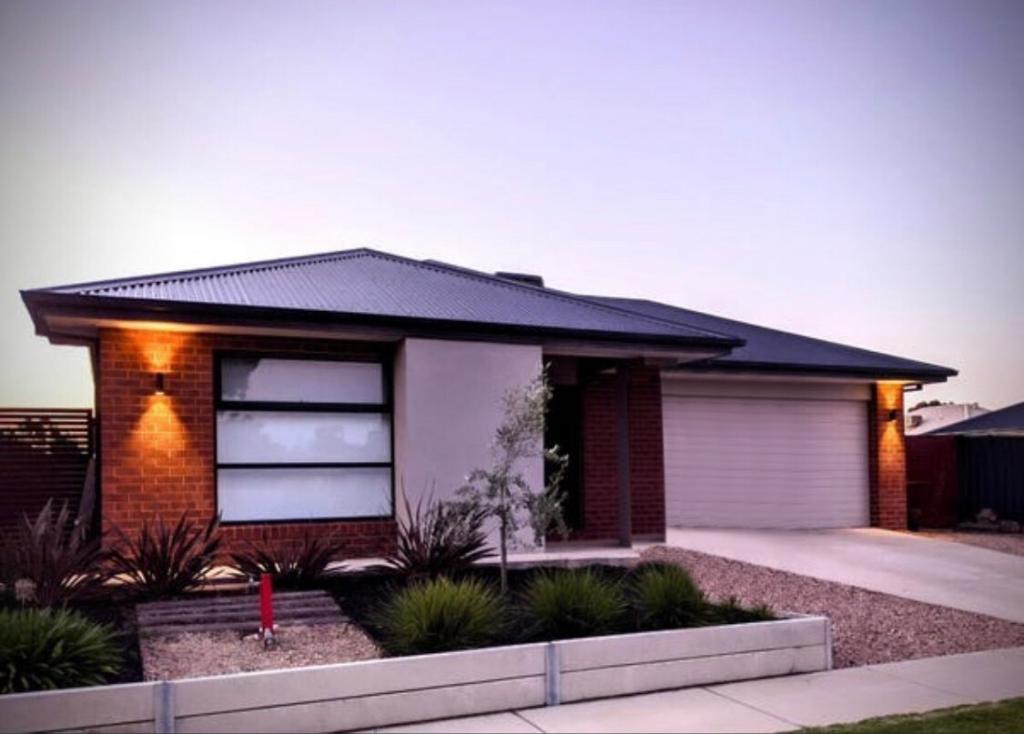 13 Priest St, White Hills, VIC 3550