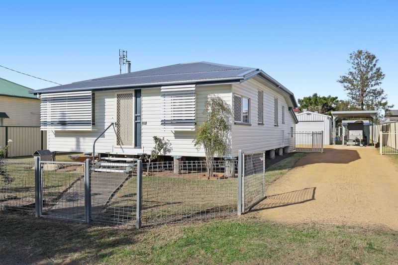 6 Myrtle Ave, Warwick, QLD 4370