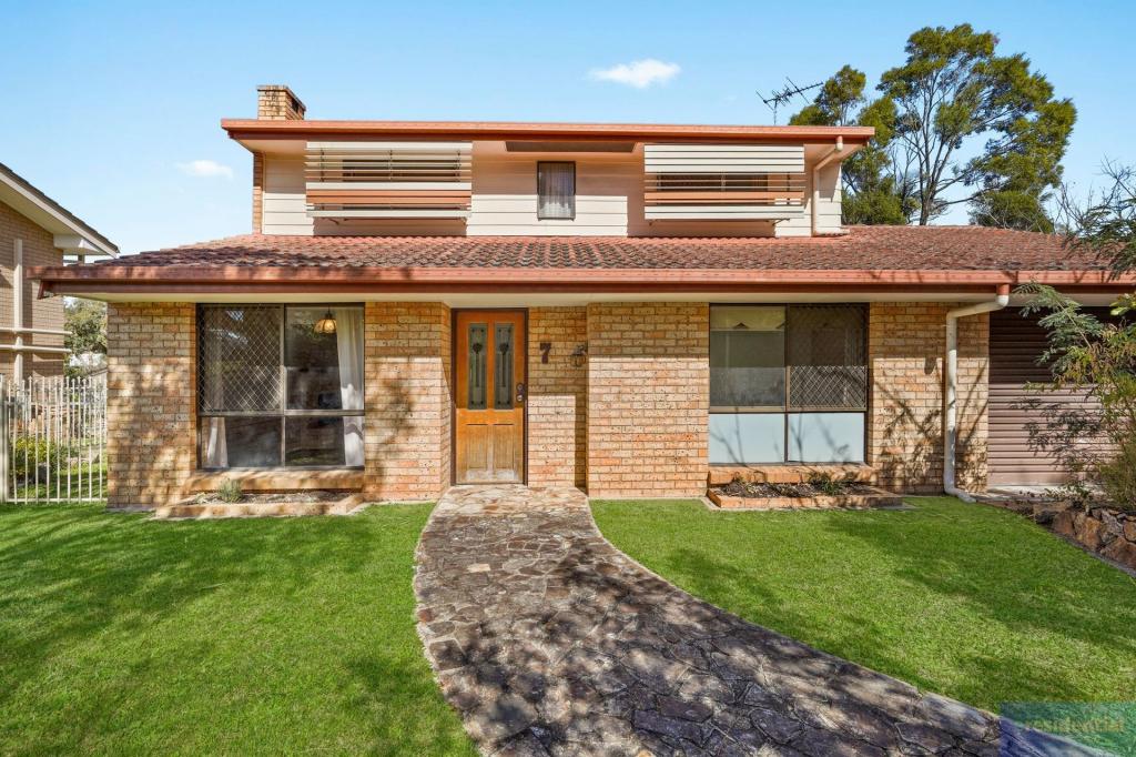 7 Galahad St, Carindale, QLD 4152