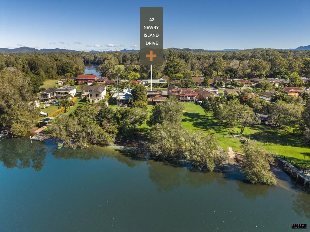 42 Newry Island Dr, Urunga, NSW 2455