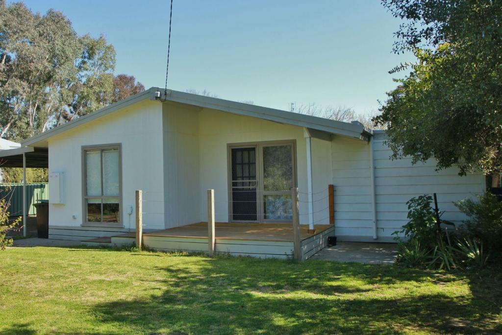 51 Beauchamp St, Heathcote, VIC 3523