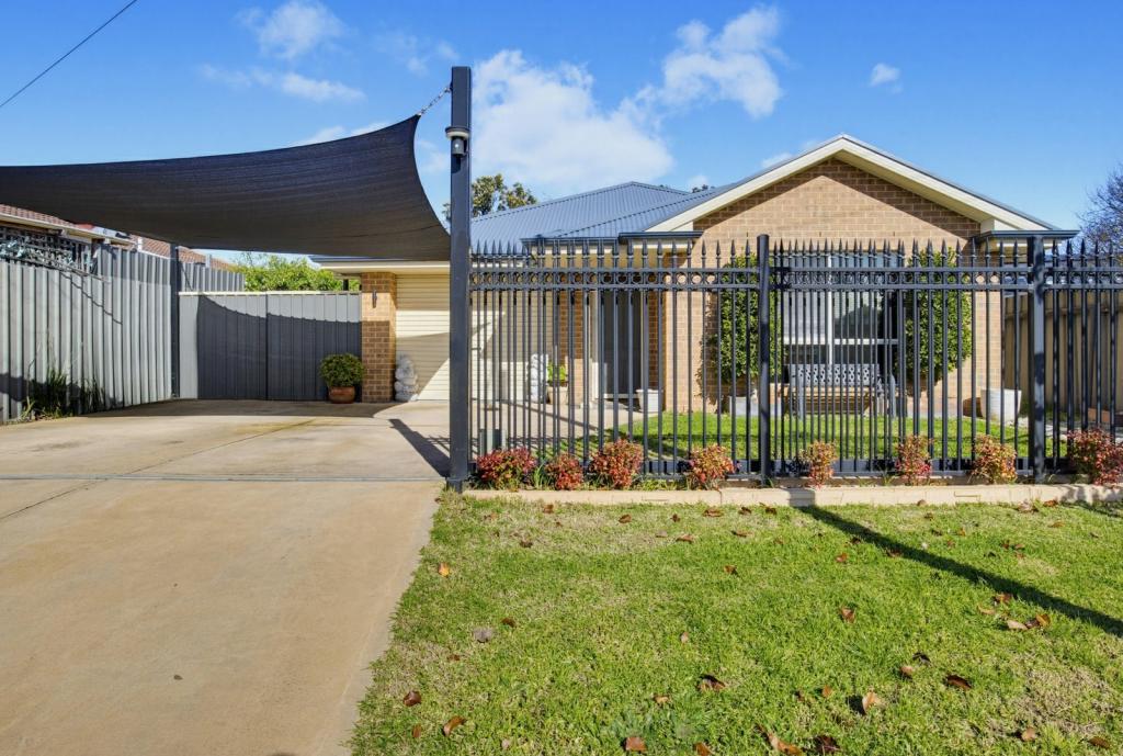 11 Emberton Pl, Morphett Vale, SA 5162