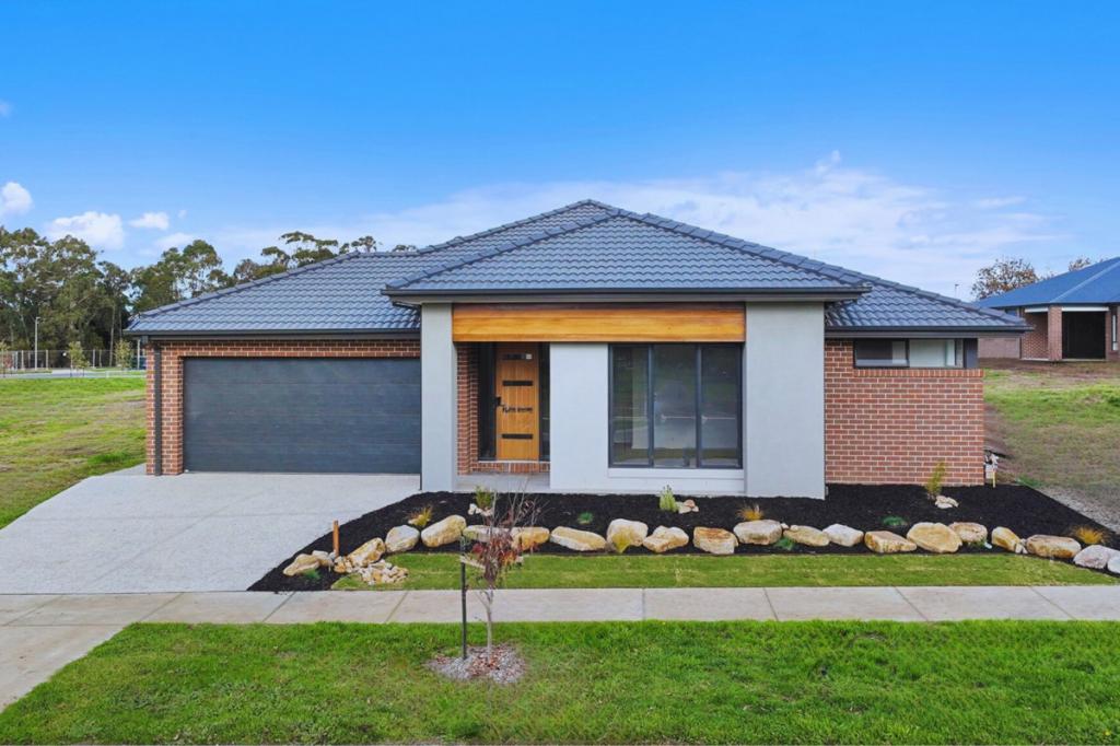 9 Corsair Bvd, Drouin, VIC 3818