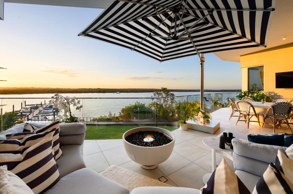 3/2 Havana Way, Paradise Point, QLD 4216