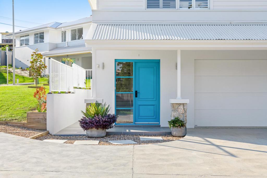 12 YELLOWFIN CL, NAROOMA, NSW 2546