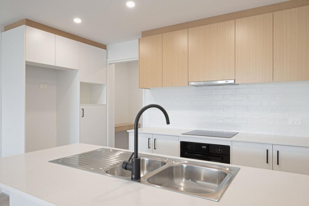 36/2 Cornelius St, Coombs, ACT 2611