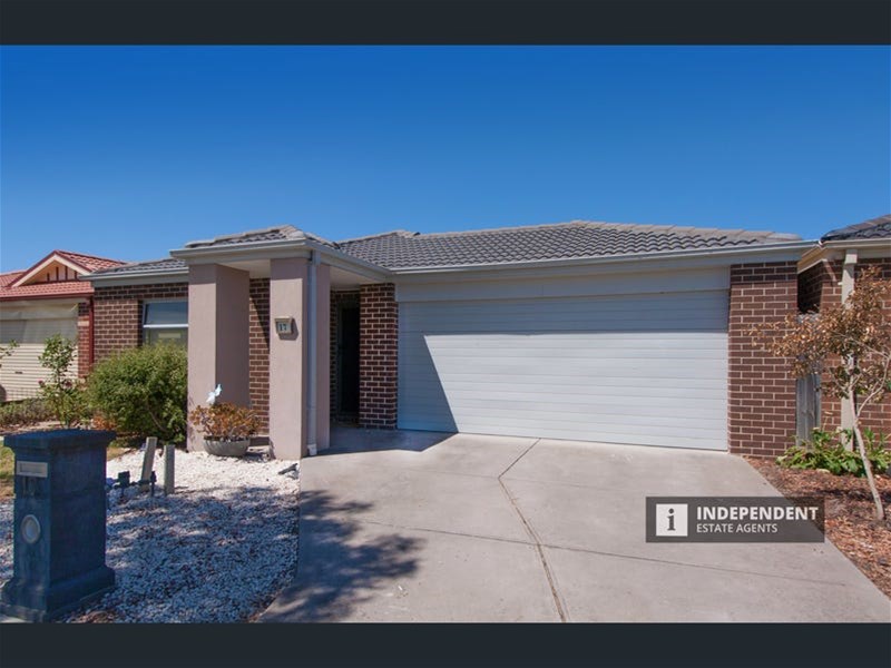 17 Evesham St, Cranbourne North, VIC 3977