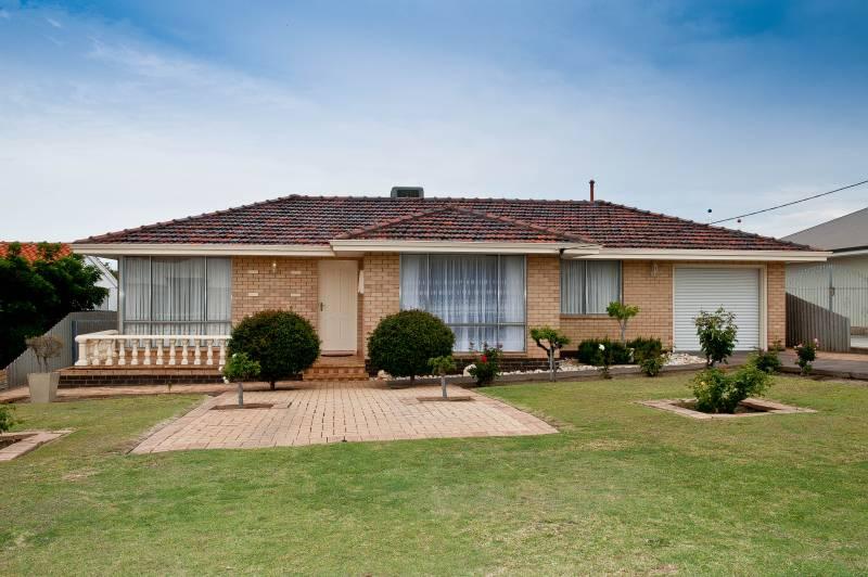 7 Hartog St, Innaloo, WA 6018