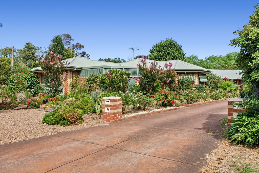 1/11 Closter Ct, Bacchus Marsh, VIC 3340