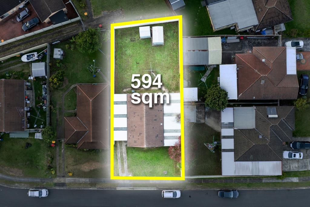 11 Glenfern Cres, Bossley Park, NSW 2176