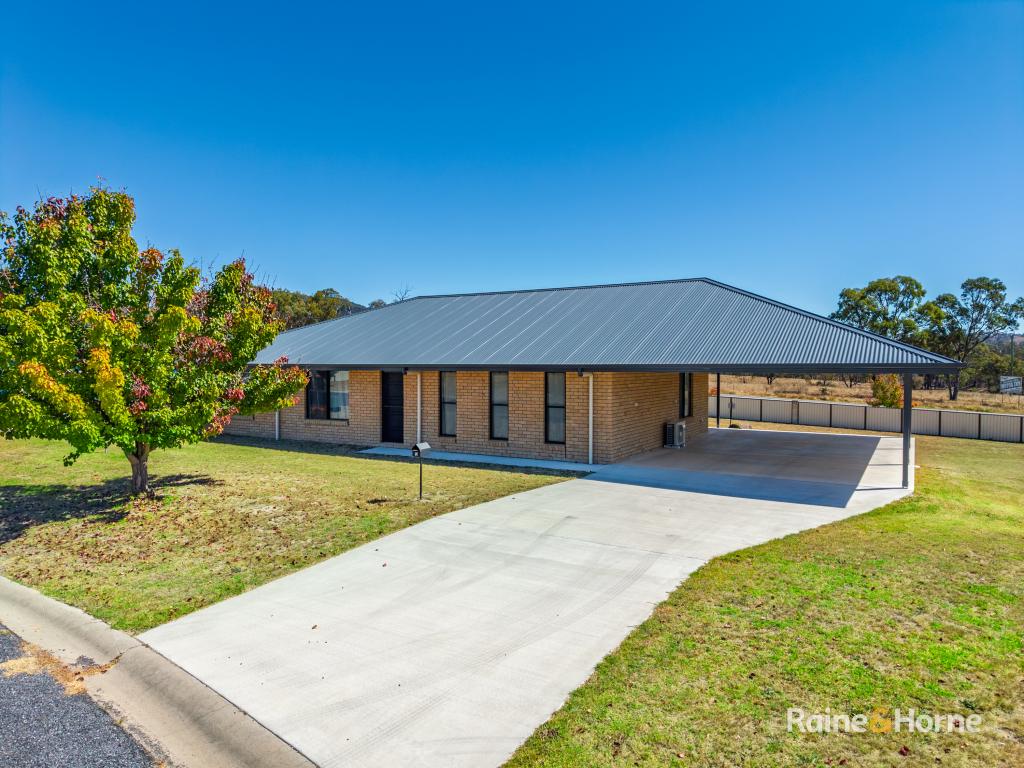 5 Parkes Dr, Tenterfield, NSW 2372