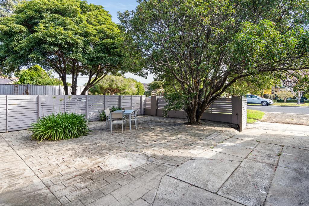 1/10 Loeman St, Essendon, VIC 3040