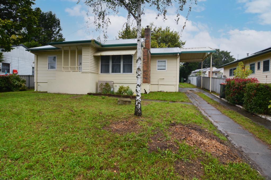 13 Thompson St, Bowenfels, NSW 2790