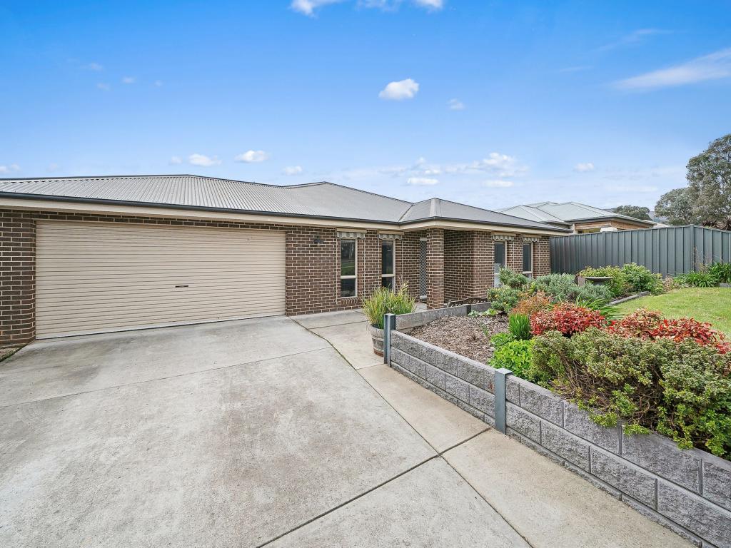 67 MUMMERY RD, MYRTLEFORD, VIC 3737