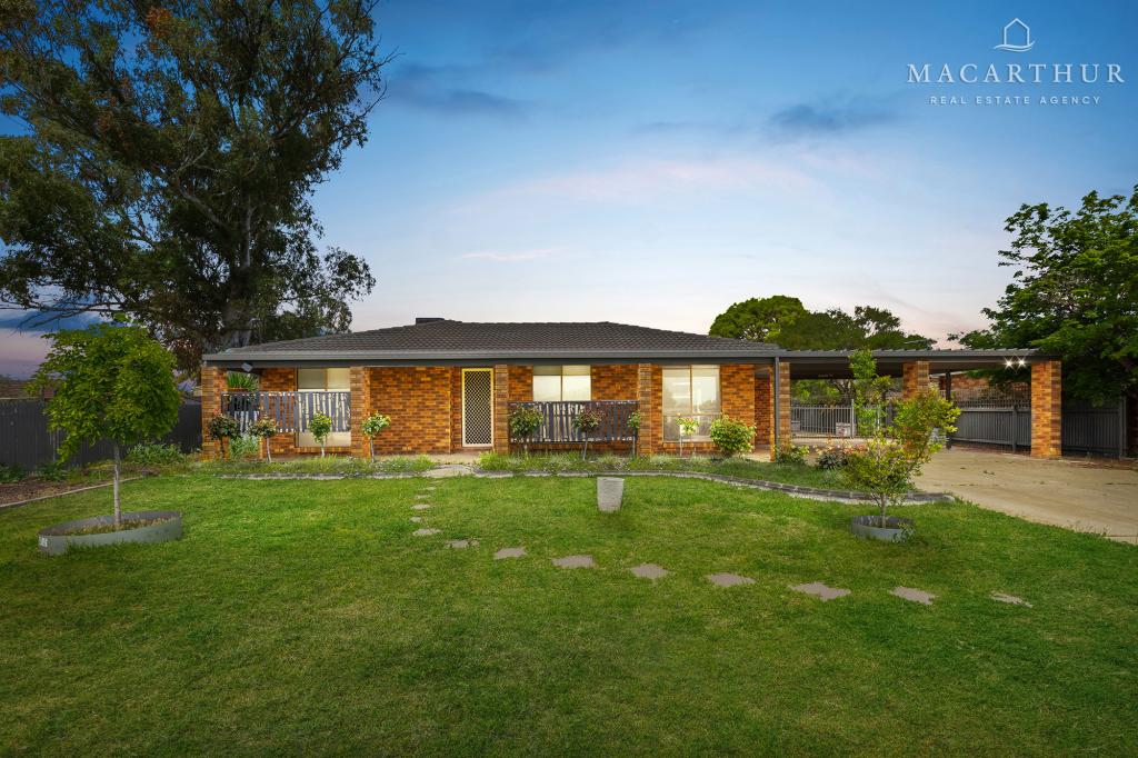 12 Balleroo Cres, Glenfield Park, NSW 2650