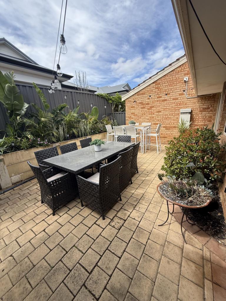 2/124 Roberts St, Joondanna, WA 6060