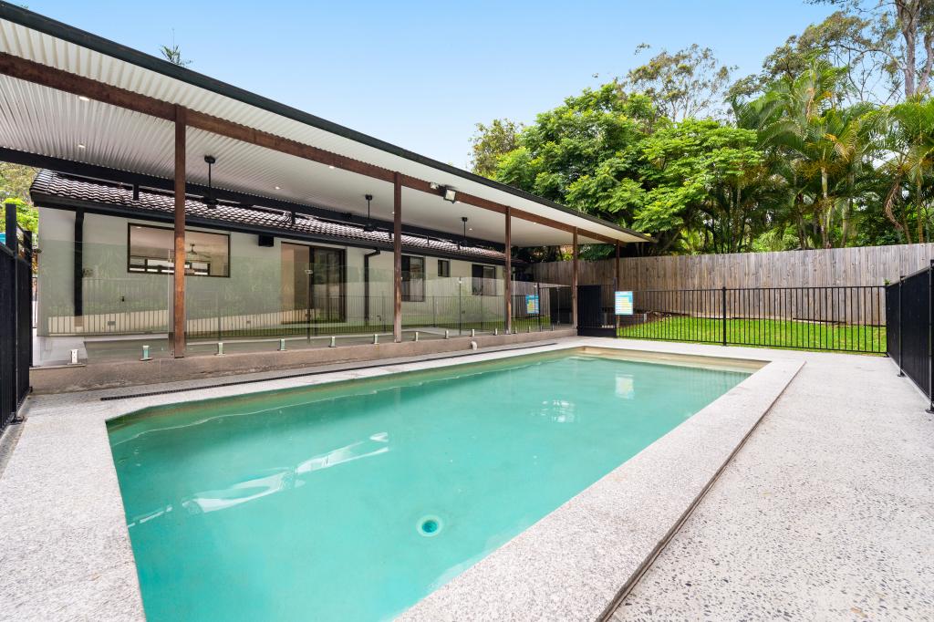 24 Minugh Ct, Carrara, QLD 4211