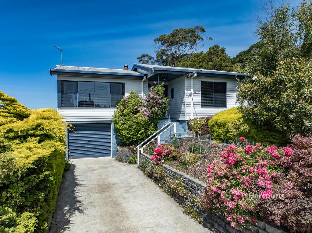 11 Seaside Cres, Penguin, TAS 7316