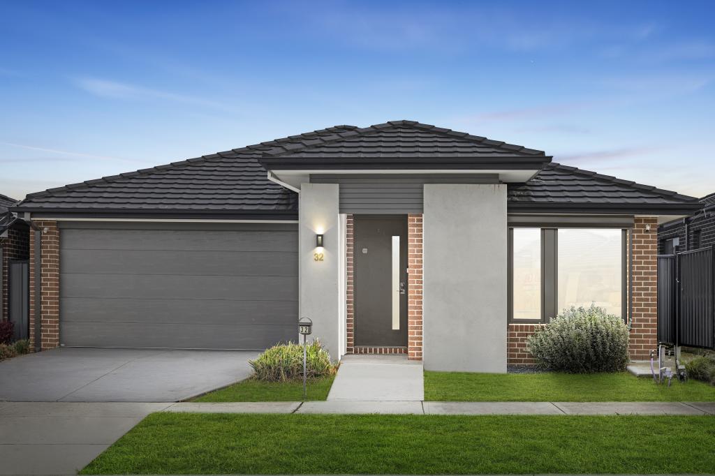 32 SUMAR DR, CRAIGIEBURN, VIC 3064